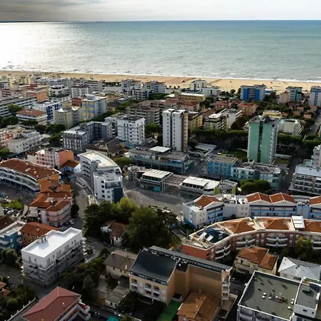 Apartment Bright With Terrace Near The Sea